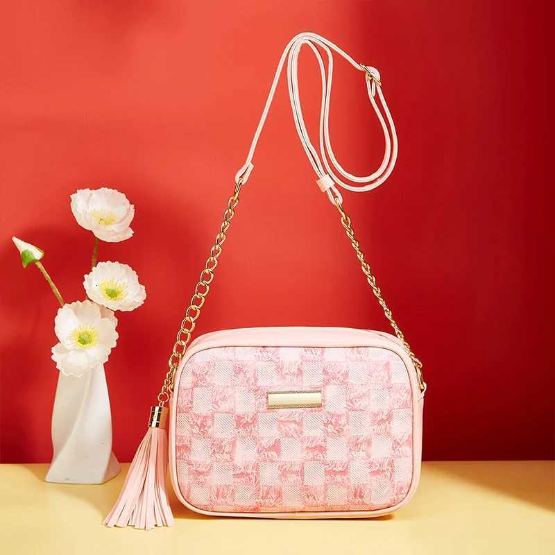 Shell Bag Stylish Plaid Design Shoulder Bag Storage Chic Crossbody Pocket for Women Vintage Tassel Messenger Bag Small Handbags M251216
