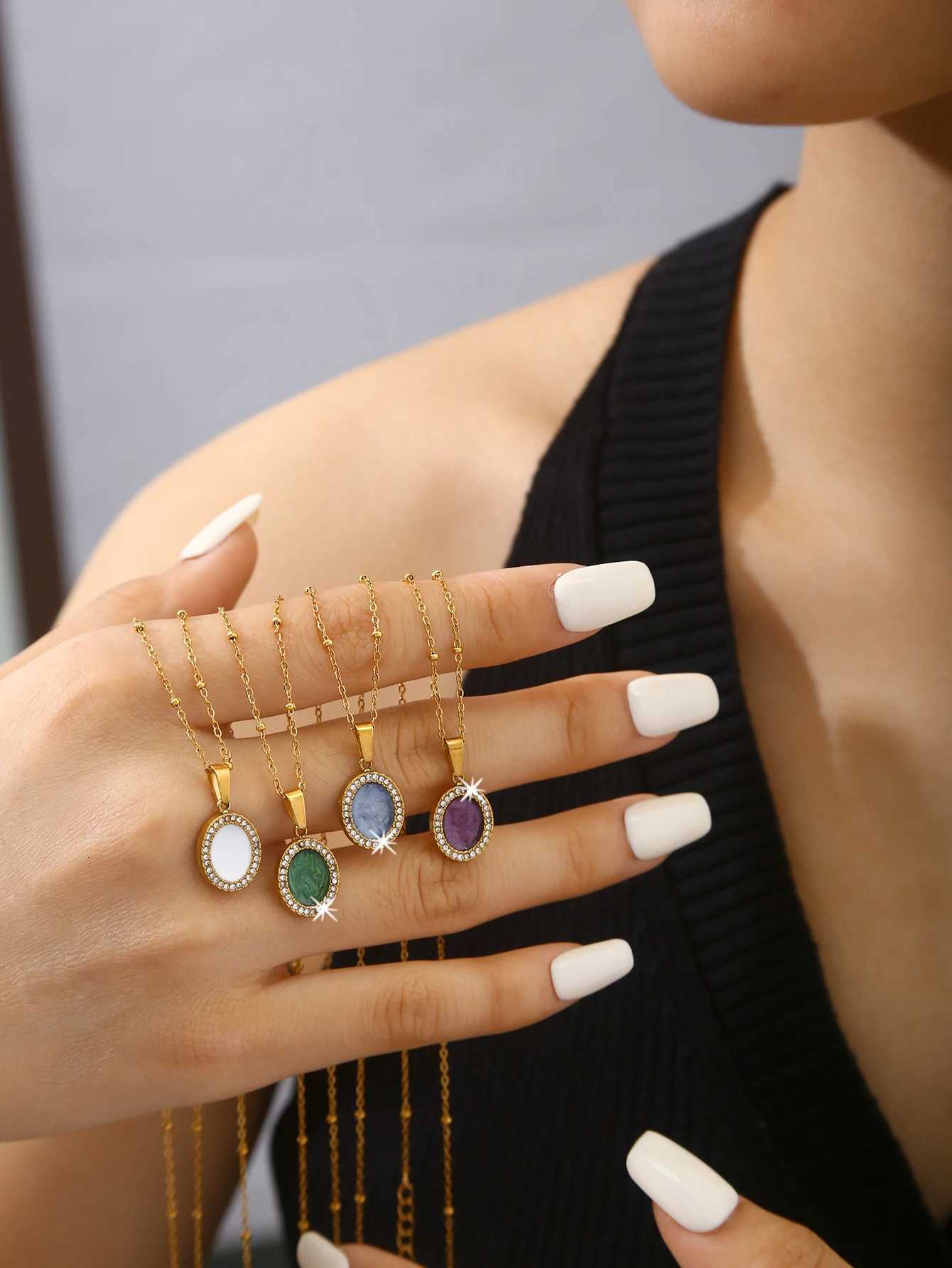 Elegant Luxury Vintage French-Style Refined Charm Stainless Steel Diamond-Studded Teardrop Round Pendant Necklace For Women M251216