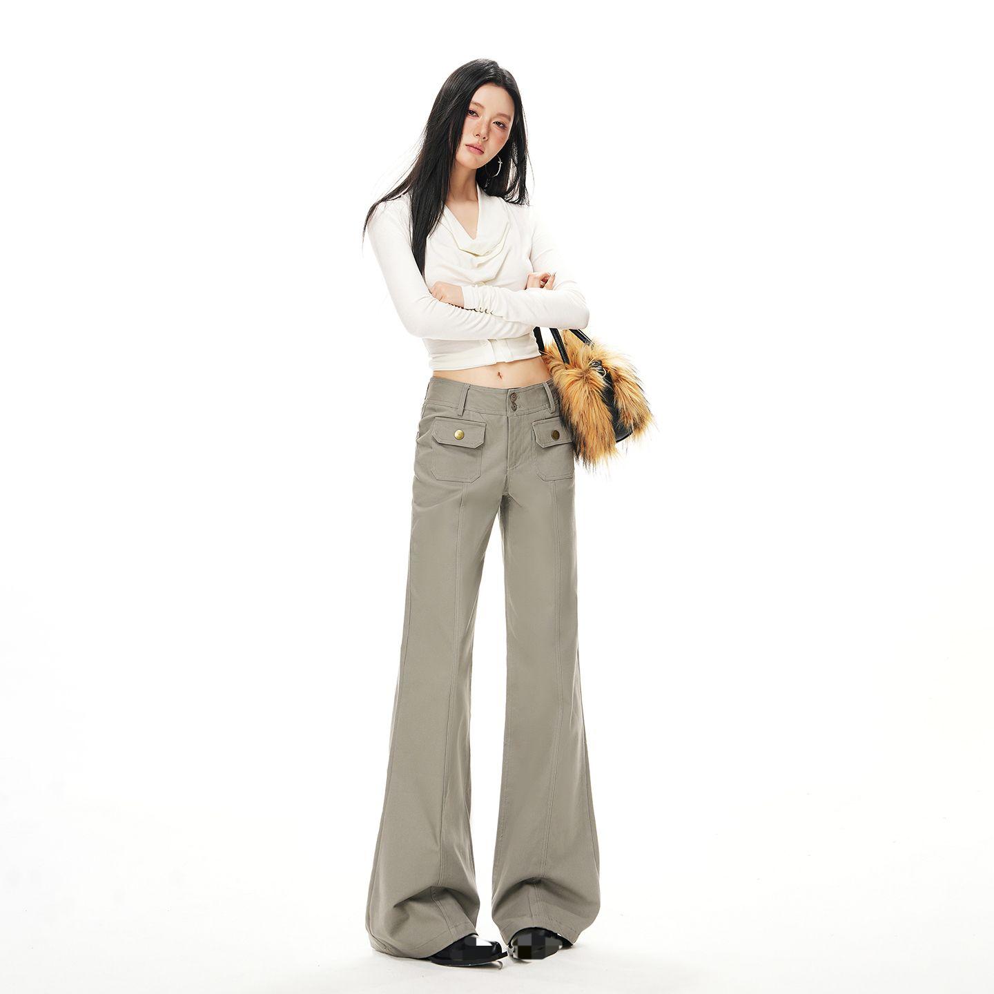 The new high street three-dimensional pocket design for the winter featuring street functional straight-leg slimming and slightly flared casual pants 