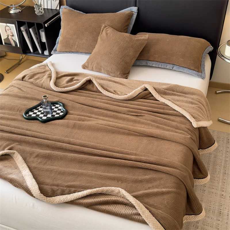 IEncrypted Carved Velvet Autumn Winter Warm Sofa Blanket Soft Comfortable Warmth Bed Blankets Throw Fluffy Breathable Bed Sheets H251216 - view 3