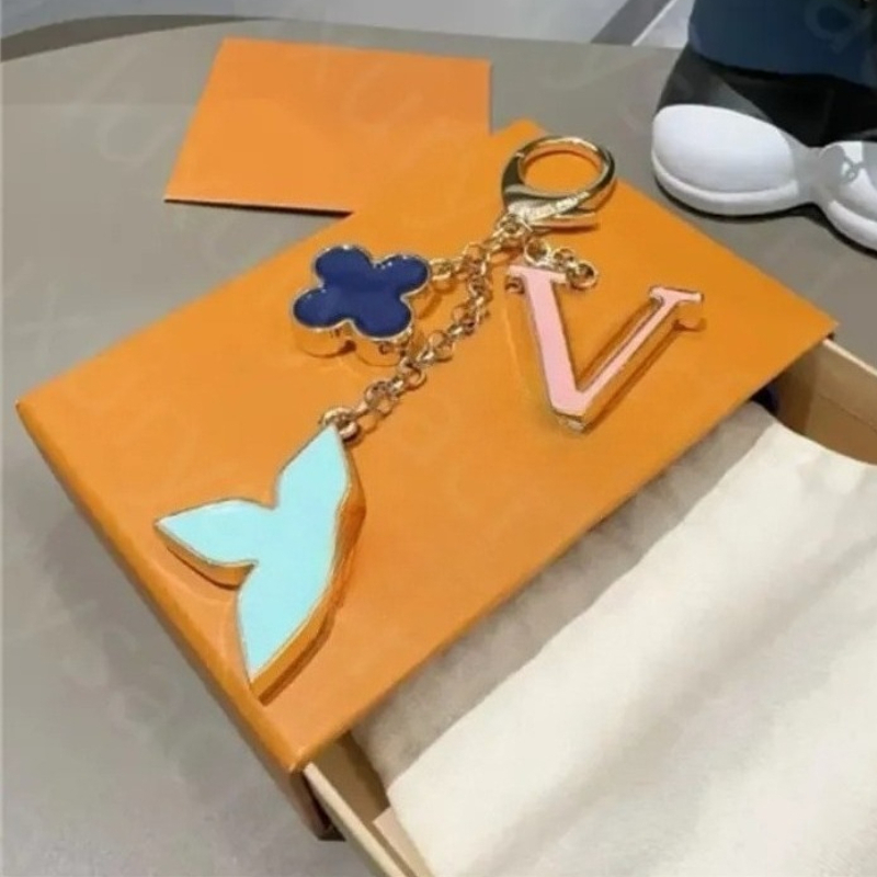 Luxurys Keychain Designer Keychain Gold Chain Women Buckle Charms Jewelry Keyring Bags Couple Charm Car Key Good Gift