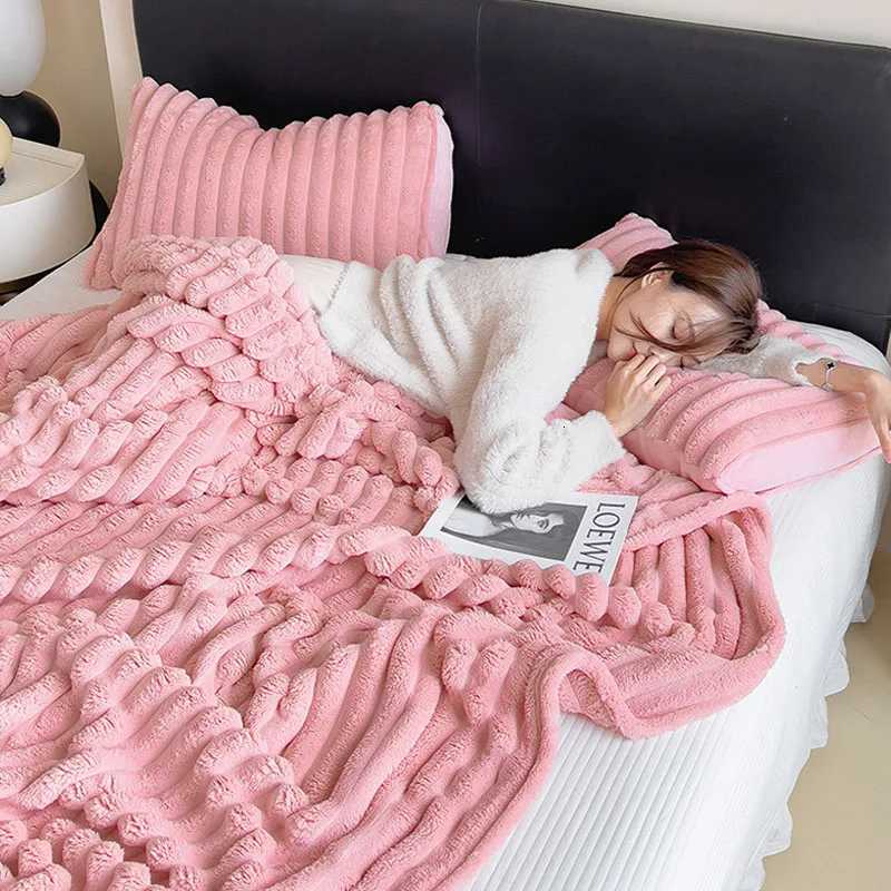 Faux Rabbit Velvet Solid Blanket Nordic Striped Nap Flannel Blankets for Office Multi-Functional Skin-Friendly Home Decoration H251216 - view 5