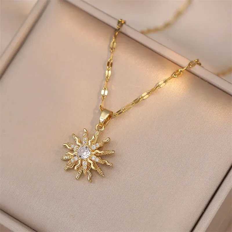 Light Luxury Spin Zircon Flower Pendant Necklace for Women Gold Color Quality High Sense Chain Necklaces Party Jewelry Gifts M251216