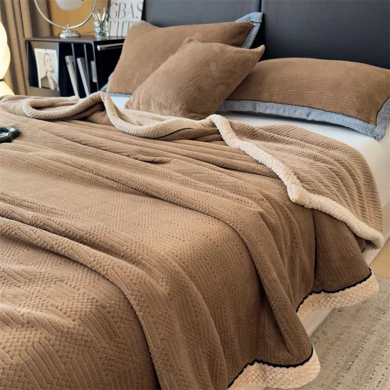 IEncrypted Carved Velvet Autumn Winter Warm Sofa Blanket Soft Comfortable Warmth Bed Blankets Throw Fluffy Breathable Bed Sheets H251216 - view 4