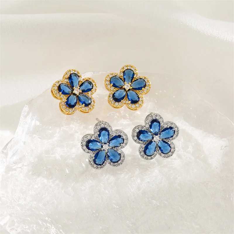 304 Stainless Steel Chain Zircon Blue Flower Copper Pendant Necklace Earrings Set Niche Design Dinner Wedding Accessories M251216