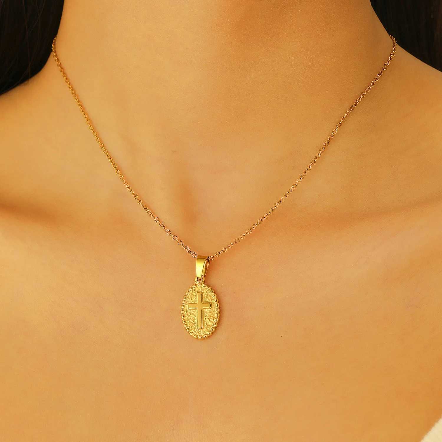 Oval Stereo Cross Pendant Necklace Simple Girls Collarbone Necklace M251216