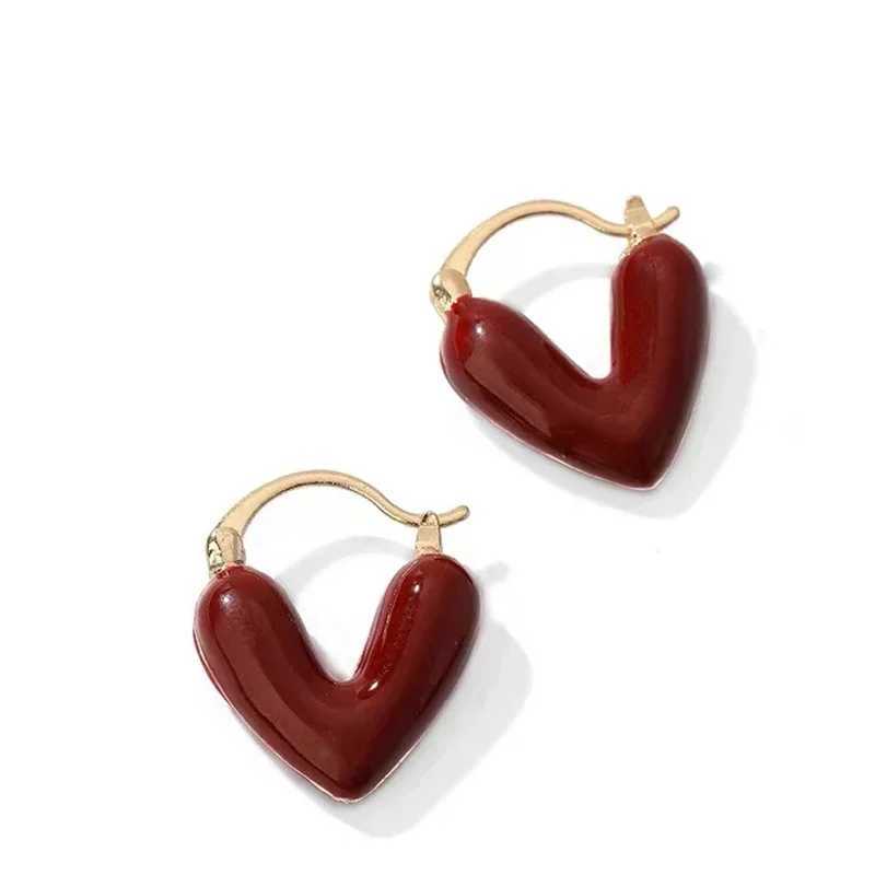French Romantic Wine Red Enamel Heart shaped Pendant Earrings 2023 Fashion Jewelry For Womens Design Sense Eardrop Accessories G251216