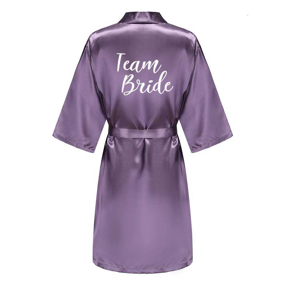 New Bathrobe Bride Satin-Silk Robe Women Bridal Party Sister Team Mother Shower Gift Bridesmaid Wedding Short Robes YE7883 C251216