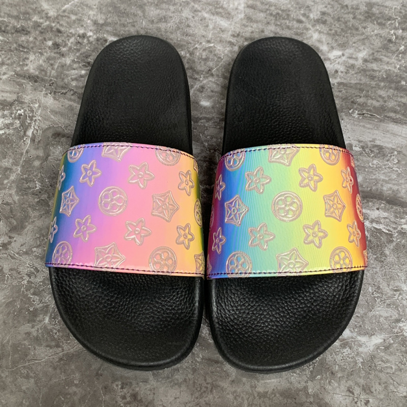 Stylish Trendy Men's Colorful Embossed Slippers 2026 Summer Designer New Collection Versatile Indoor Outdoor Beach Casual Slides Free Shipping La
