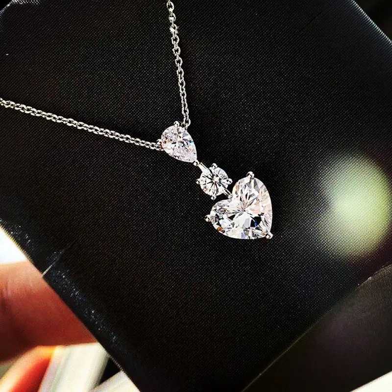 Huitan Luxury Bridal Wedding Necklace with Heart Cubic Zirconia Exquisite Women Neck Accessories Party Daily Wear Trendy Jewelry M251216