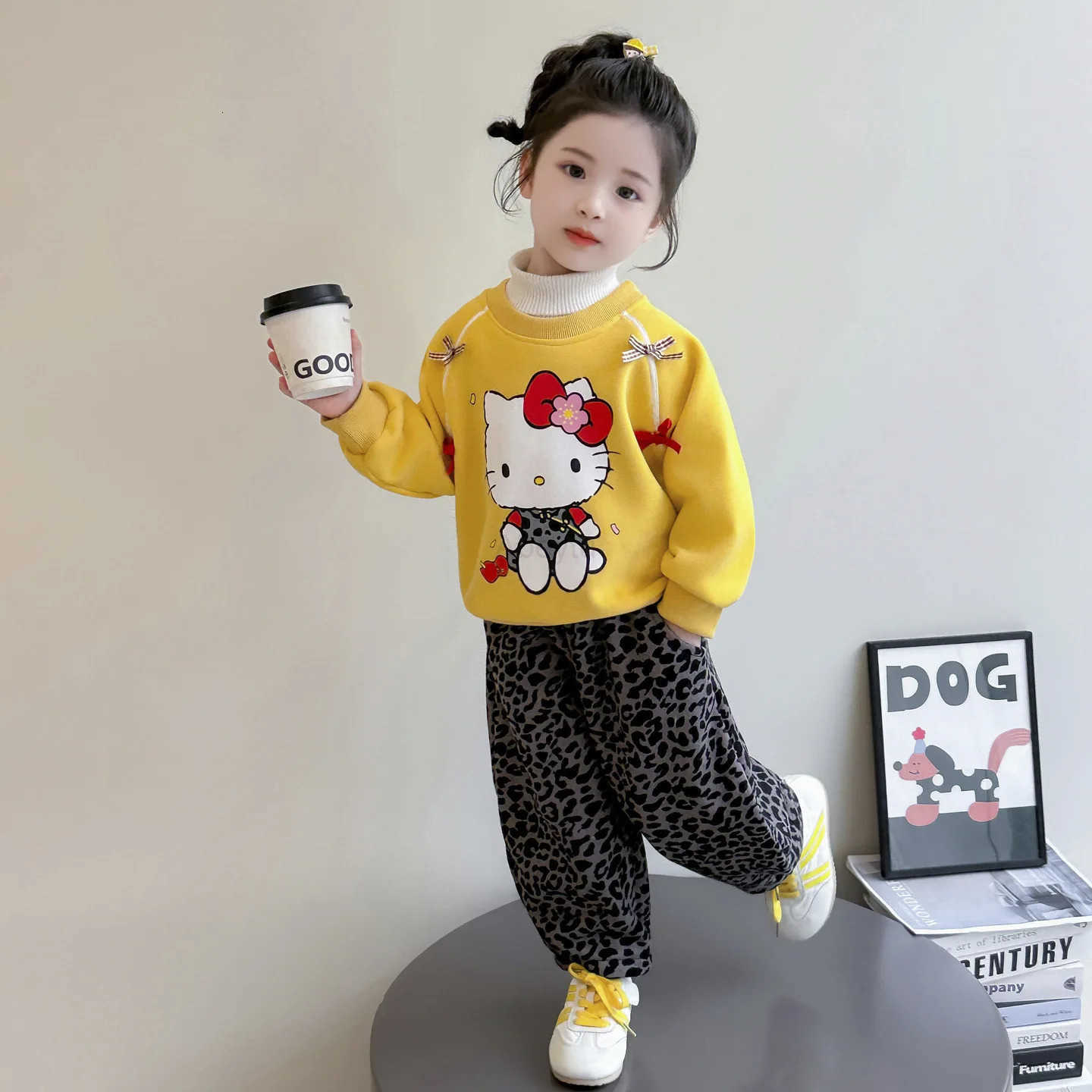 Sanrio Anime Hello Kitty Girl Long Sleeve Pants Set Winter Hoodless Sweatshirt Pants Kids Velvet Top Sports Pants Student Casual Wear H251216