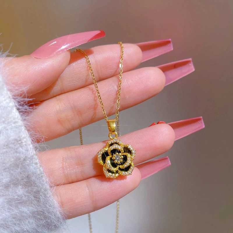 OIMG Stainless Steel Multiple Styles New Design Heart Flower Zircon Pendant Necklace for Women Girls Elegant Luxury Jewelry M251216