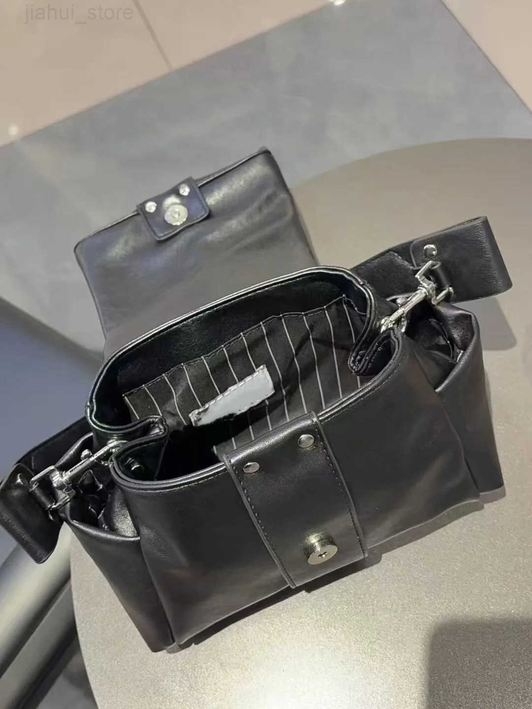 Fashion Punk Motorcycle Style Handbag for Women Retro Niche Design Wrinkle Crossbody Bag High Quality Belt Buckle Shoulder Bag H251216