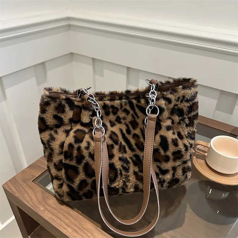 Plush Shoulder Underarm Handbag Women Leopard Tote Bags Lady Fluffy Shoulder Bag Chain Large Capacity Commuter Handle Bag M251216