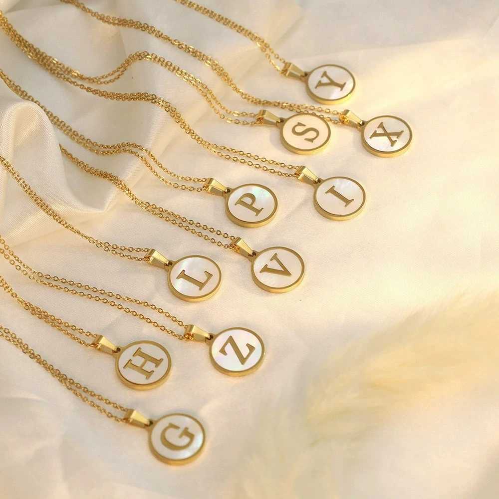 Round Letter Initial Necklace 18K Gold Plated Stainless Steel Necklace Shell Letter Pendant Necklace for Women M251216