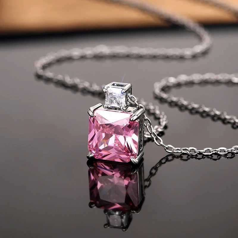 Huitan Princess Pink/Yellow Cubic Zirconia Pendant Necklace for Women Luxury Trendy Wedding Neck Accessories New Fashion Jewelry M251216