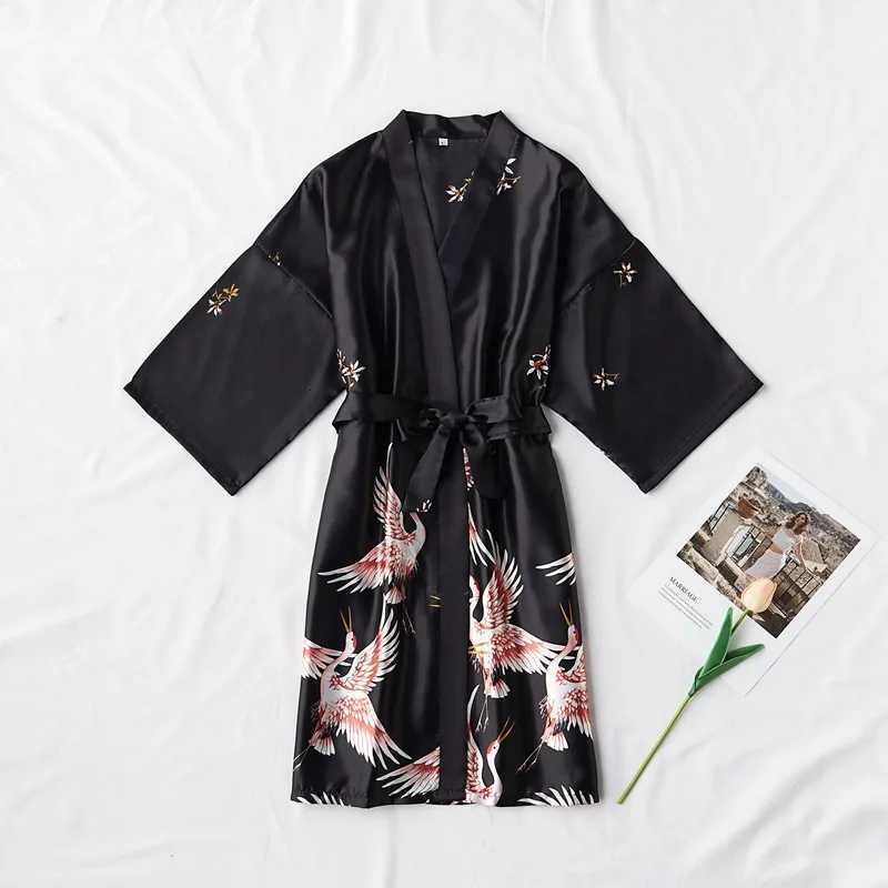 Fashion Satin Robe Female Bathrobe Sexy peignoir femme Silk Kimono Bride Dressing gown sleepwear Night Grow For Women C251216