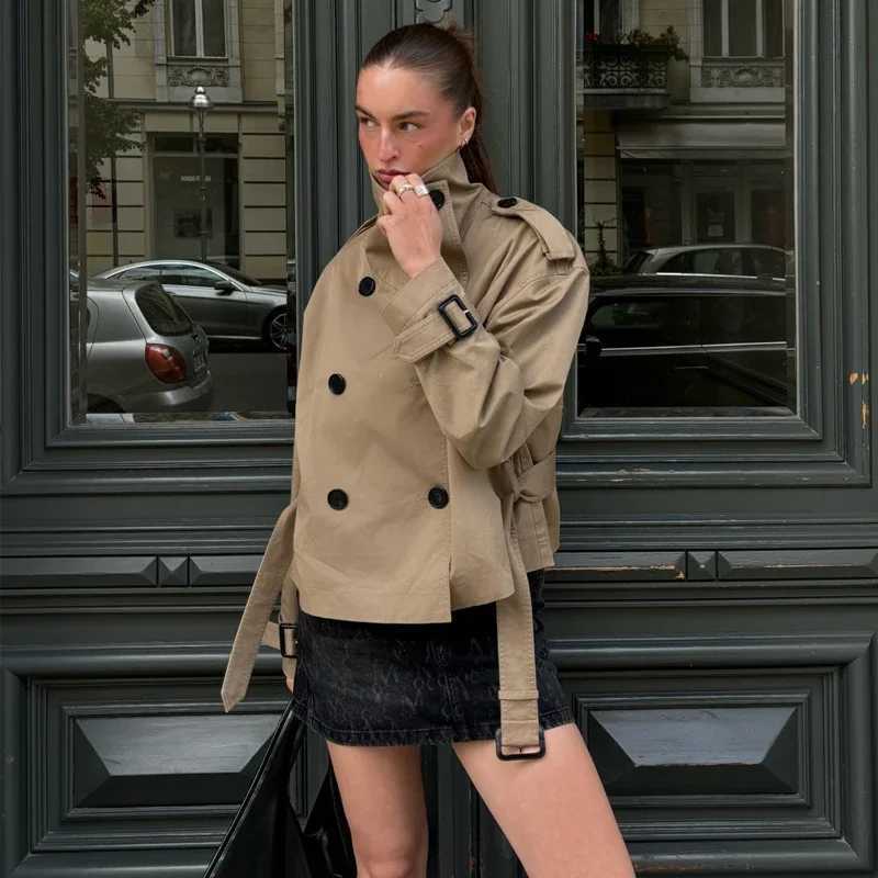 MUJER Short Womens Trench Coat Double Breasted Windbreaker Woman Belt Winter Coats for Women Outdoor Coats New in OuterwearsT251216