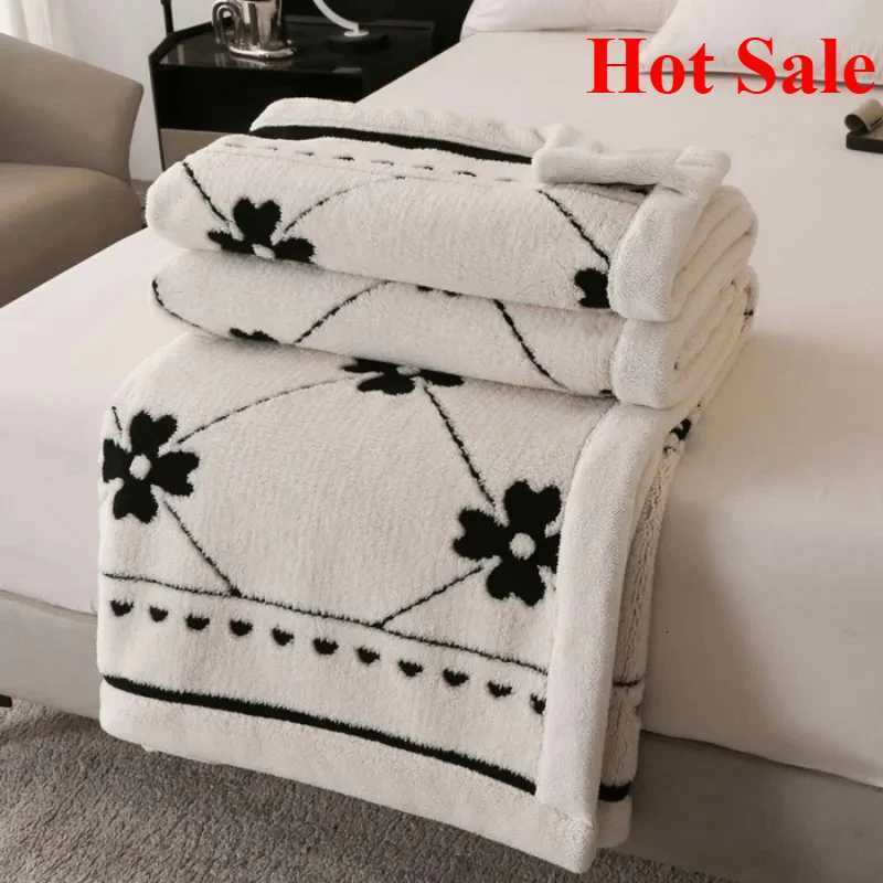 Double-layer jacquard composite European cotton fleece blanket lunch break blanket four seasons sofa blanket H251216 - view 3