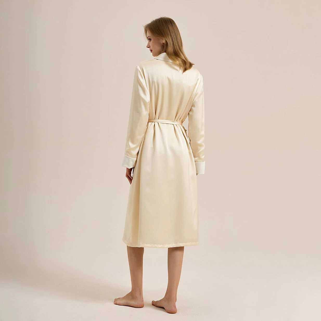 Custom Embroidered Luxury Autumn Winter Thickened Soft Mid-Length Bathrobe New Cozy High-End Warm Comfortable Sleepwear C251216