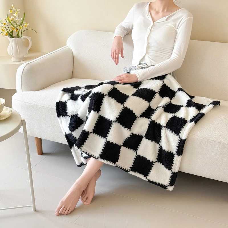 1 Piece Pink White Flannel Panda Fleece Soft And Comfortable Blanket Nap Blanket Suitable For Sofa Bed Sofa Office Suitable H251216 - view 7