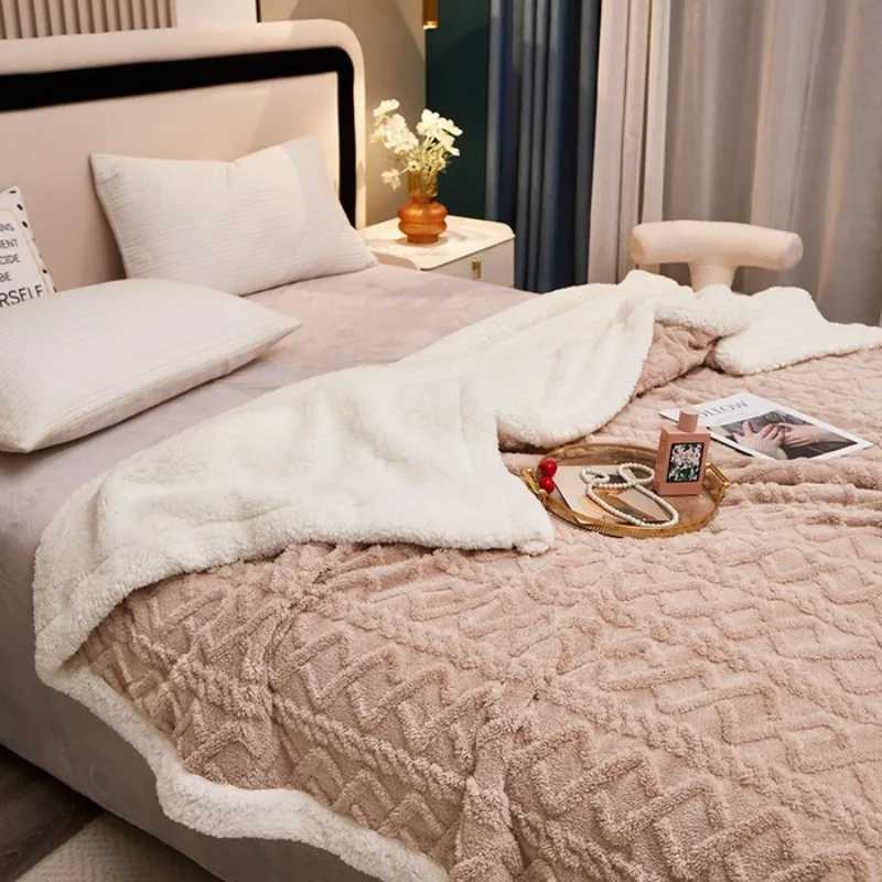 Thickened Thermal Double Layer Fleece Comfortable Blanket Hemming Tafu Blanket Casual Sofa Single Double Blanket Small Quilt H251216 - view 4