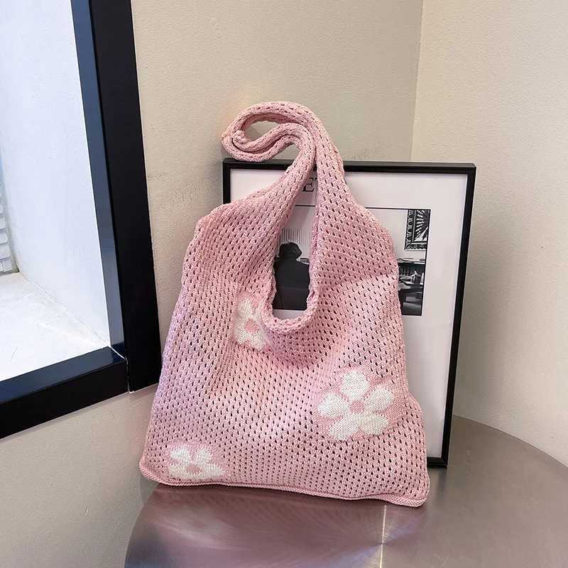 Summer Flower Woven Bag Mesh Hollow Shoulder Bag Fashion Handbag Super Cool Womens Knitted Bag Travel Beach Bag M251216