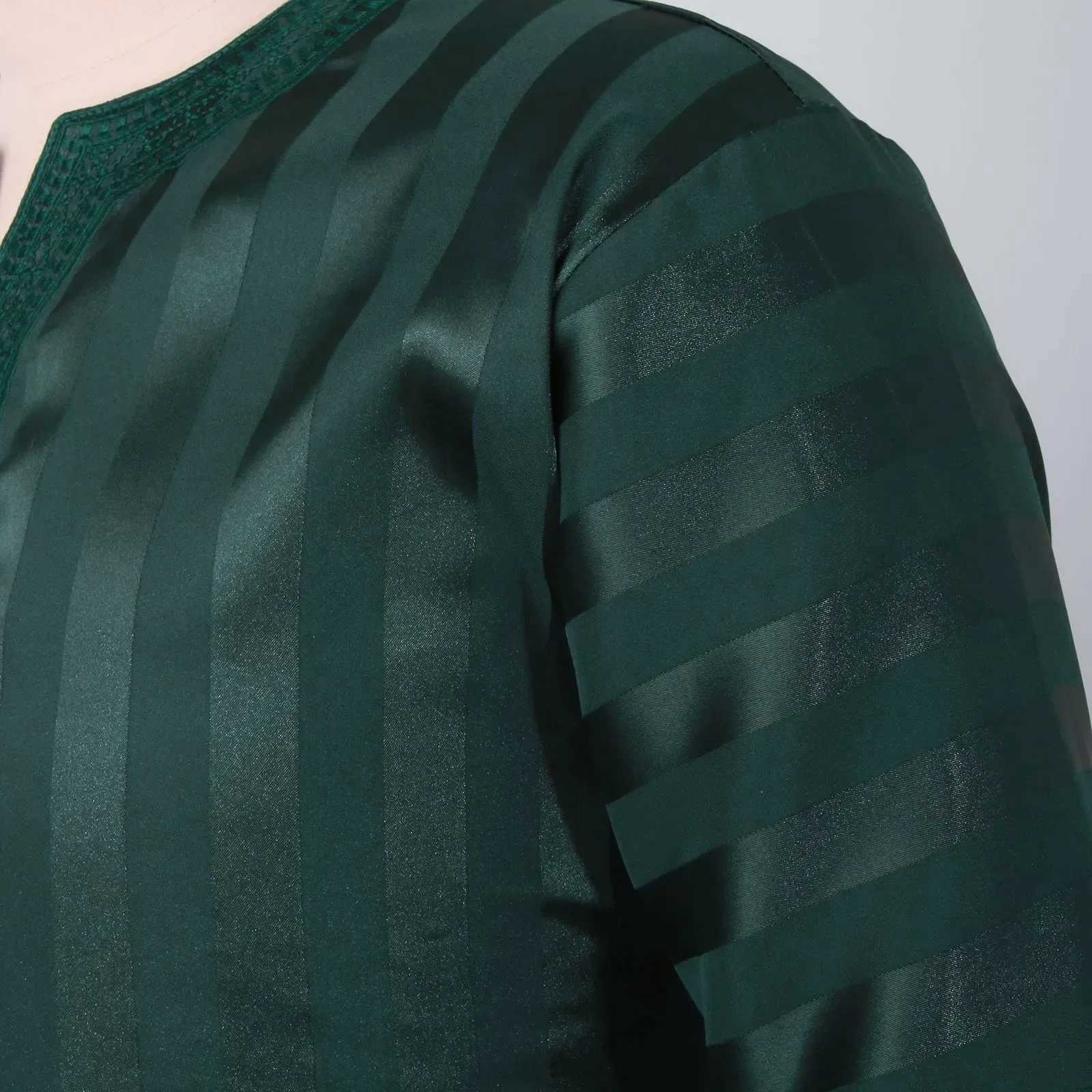 2025 New Men Muslim Abaya Islamic Clothing Mens Embroidered Striped Jubba Thobe Moroccan Dubai Kaftan Eid Prayer Robe Dress W251216 - view 5