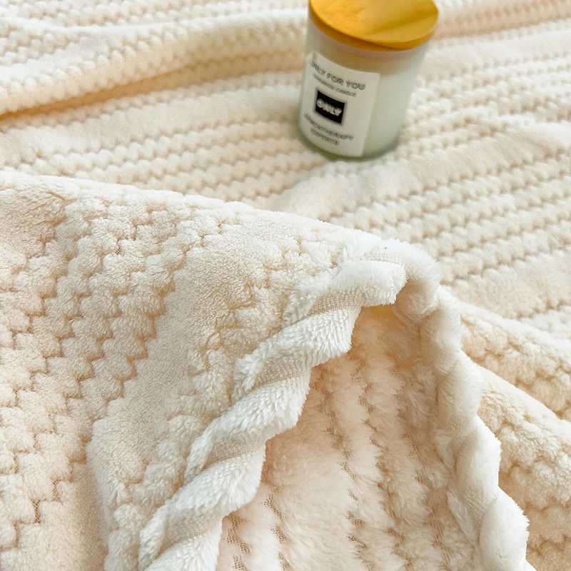 Category A Thickened Jacquard Velvet Autumn Warm Winter Blanket Soft Delicate Warmth Sofa Blankets for Thorw Comfortable Duvet H251216 - view 5