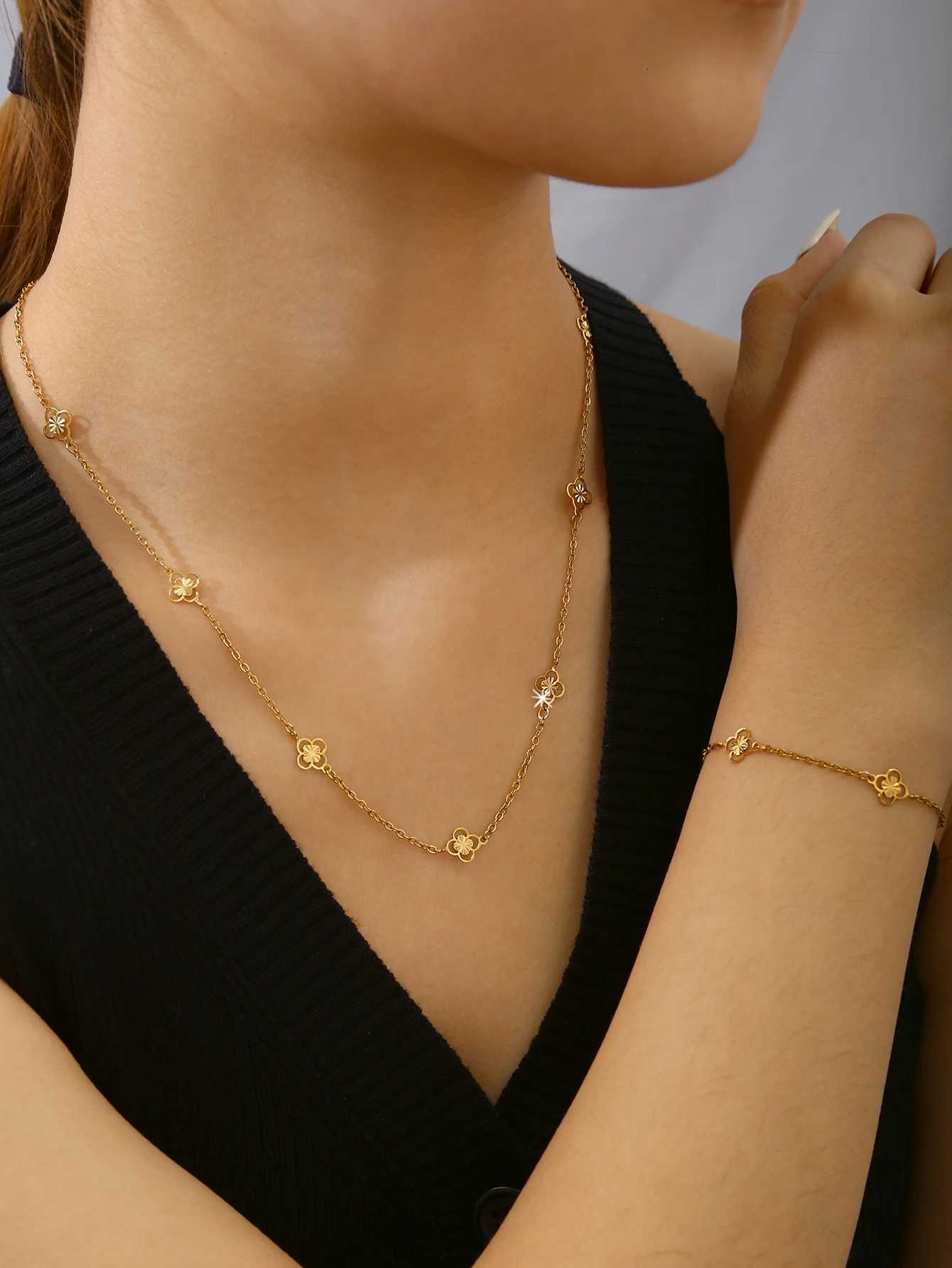 1 Piece/1 Set Elegant Charm Light Luxury Delicate StainlESS Steel Polished Small Flower Necklace And Set For Women M251216