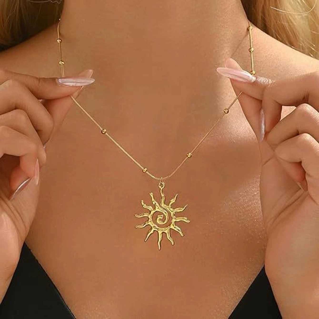 Minimalist 18K Gold Plated Necklace Sun Necklace Stainless Steel Pendant Necklace for Women M251216