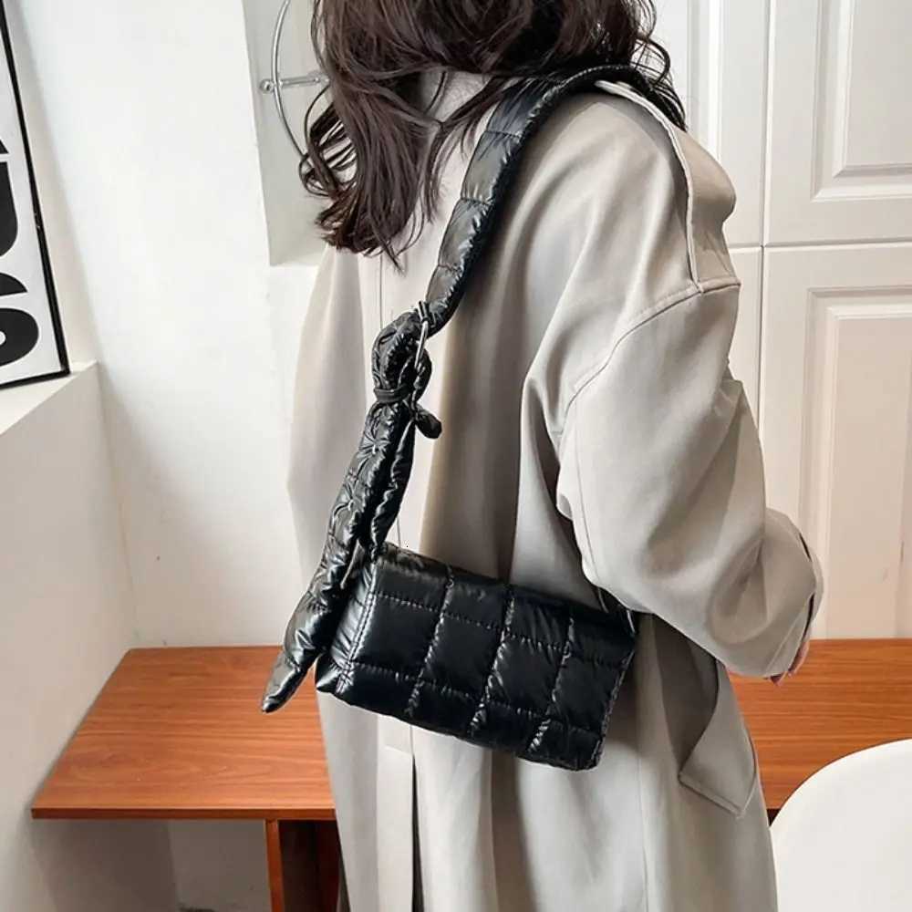 Winter Korean Style Space Cotton Bag Waterproof Puffy Down Womens Shoulder Bag Lightweight Quilted Small Square Bag Ladies M251216