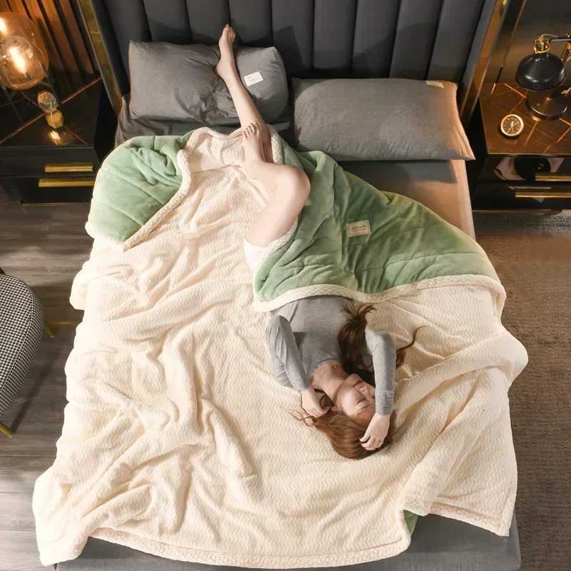 Milk Fleece Autumn Winter Warm Weighted Blankets for Beds European Thickened Beibei Velvet Throw Blanket Warmth Quilt Comforter H251216 - view 4