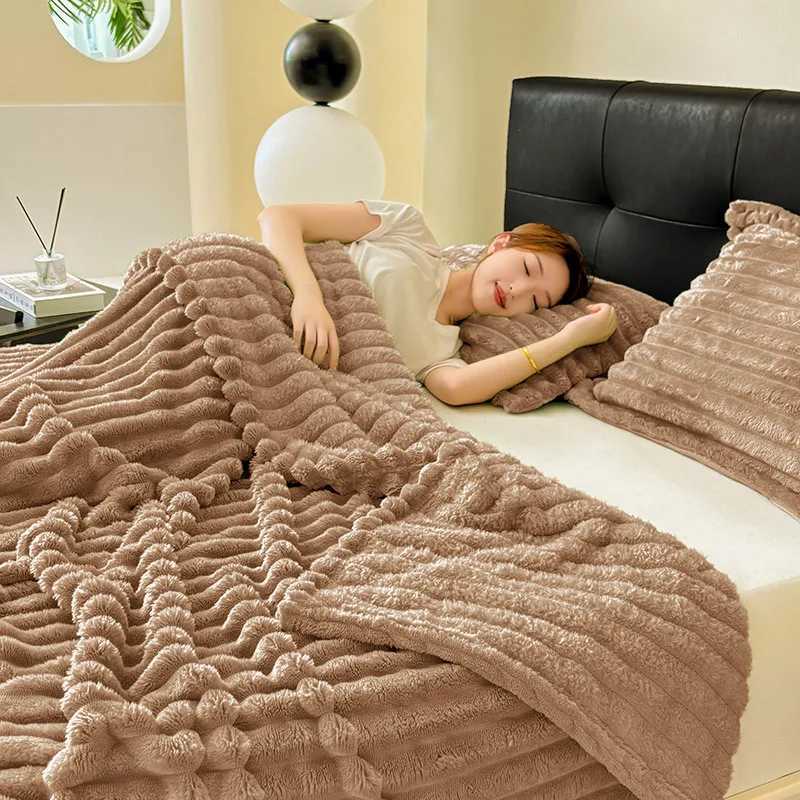 Blanket Thickened Milk Velvet Autumn/winter Blanket for Office Nap Flannel Sofa Cover Pet Warm Soft Blanket Large Size H251216 - view 5