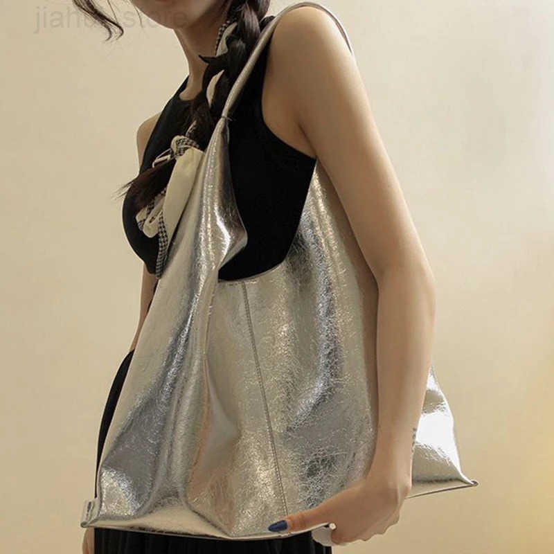 Large Silver Brand Hobo Bag for Women Luxury Designer Leather Trigle Purse Trend Casual Shopper Handbag Solid Color H251216