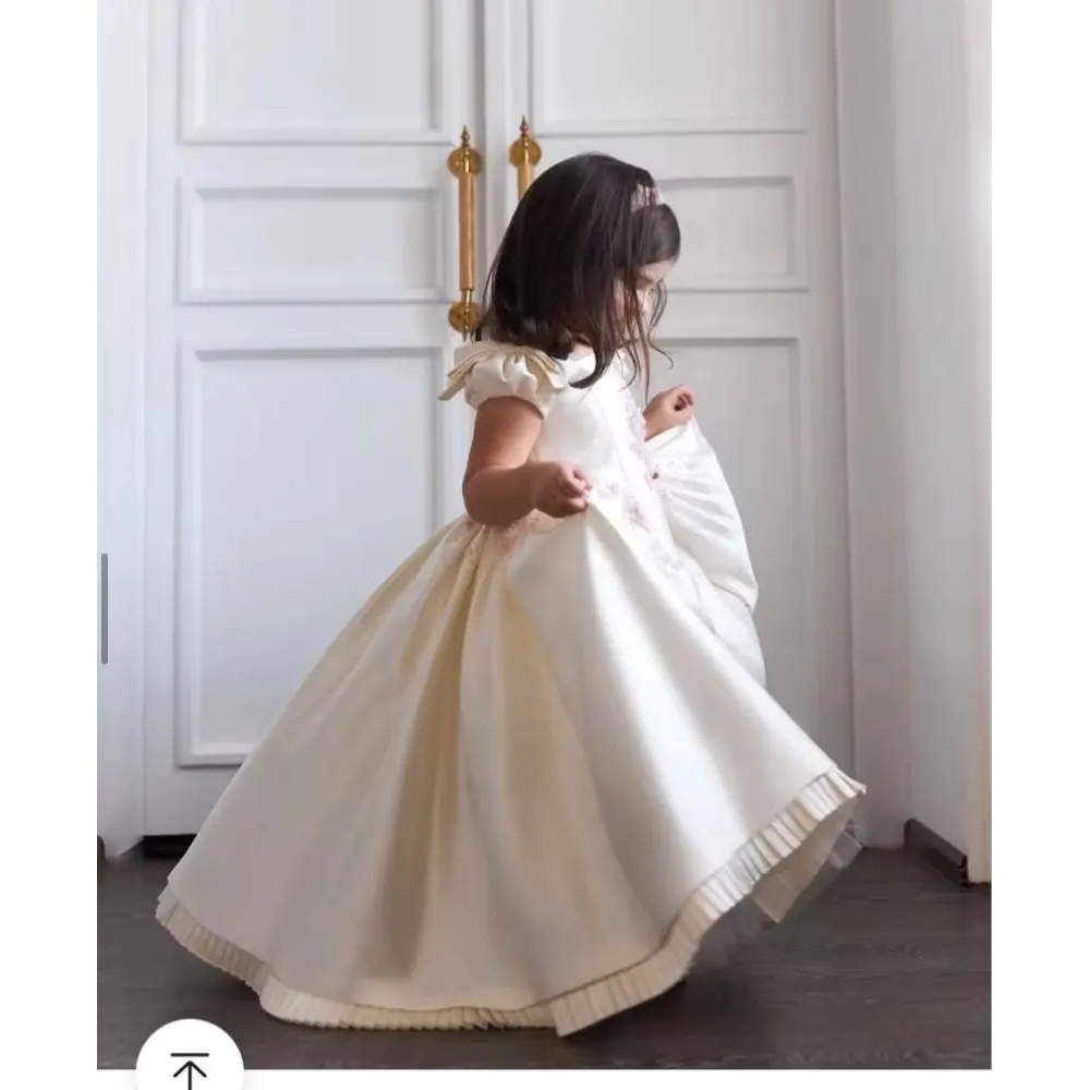 Princess White Ivory Satin Flower Girl Dresses With Detachable Cape Train Cute Baby Toddler Birthday Party Ball Gown Dress Floral Embroidery Robes BC2