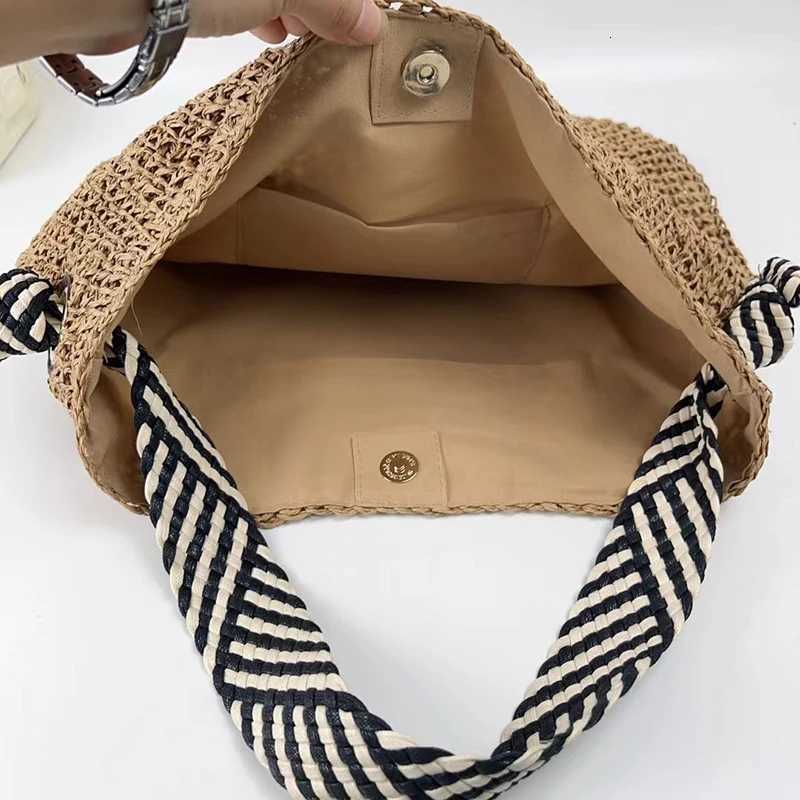 Fashion Straw Beach Basket Bag Women Rattan Shoulder Bag Large Capacity Woven Hand-made Handbag Female Purse Totes M251216