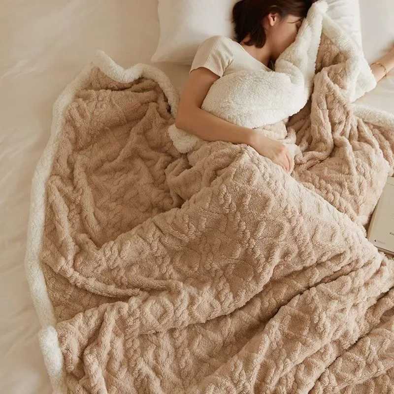 Lamb Wool Thick Winter Blanket Double Side Microfiber Flannel Throw Blanket for Bed Comfortable Super Soft Warm Comforter Double H251216 - view 4