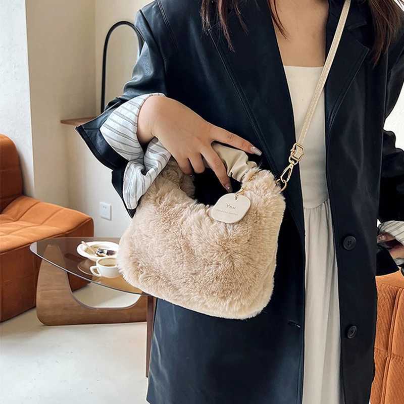 Plush Shoulder Bags for Femme Designer Soft Winter Ladies Clutch Purse Handbag Fashion Female Crossbody Underarm Bag M251216