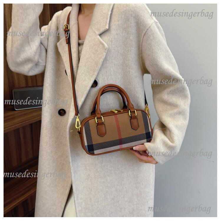 Luxury Brand Designer Hand Bag Fashion Free Shipping Exclusive Women's Bag 2025 New Fashion Women's Single Shoulder Crossbody Bag High-End B