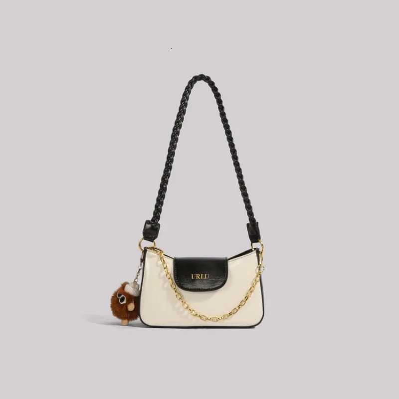 Popular Classic Leather Womens Crossbody Bag Fashionable Elegant Classy Finish Vintage Bag M251216