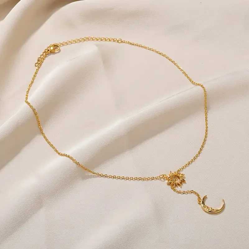 Stainless Steel Geometric Necklace For Women Sunflower The moon and Heart Pendant Clavicle Chain Aesthetic Jewelry Accessories M251216