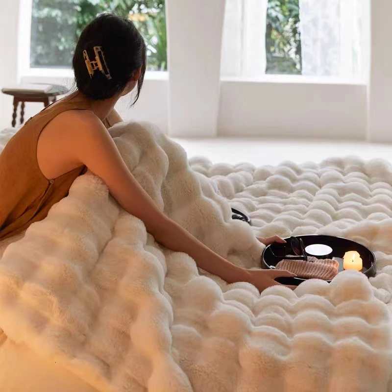 Luxury Imitation Fur Blanket Super Comfortable Blankets for Beds High-end Warm Bed Linen home textiles Bed Decorative H251216 - view 3