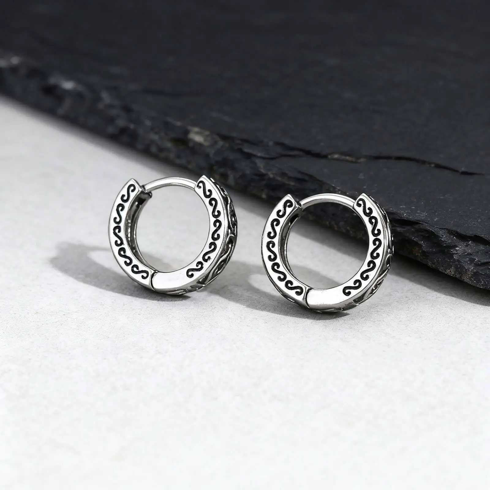 Vintage Totem Hoop Earrings for Men BoysVine Grass Pattern Anti Allergy Stainless Steel Huggies EarringsRock Punk Jewelry Gift G251216