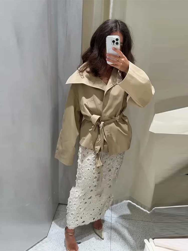 Elegant Womens Jacket Turn-down Collar Full Sleeve Belt Lace Up Solid Female Short Jackts 2025 Autumn Fashion Commute Lady CoatT251216