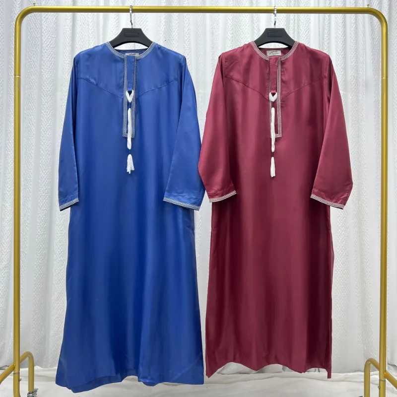 Eid Ramadan Muslim Men Long Robe Round Neck Embroidered Oman Dubai Arabian Saudi Male Jubba Thobe Adults Abayas Islamic Kamis W251216
