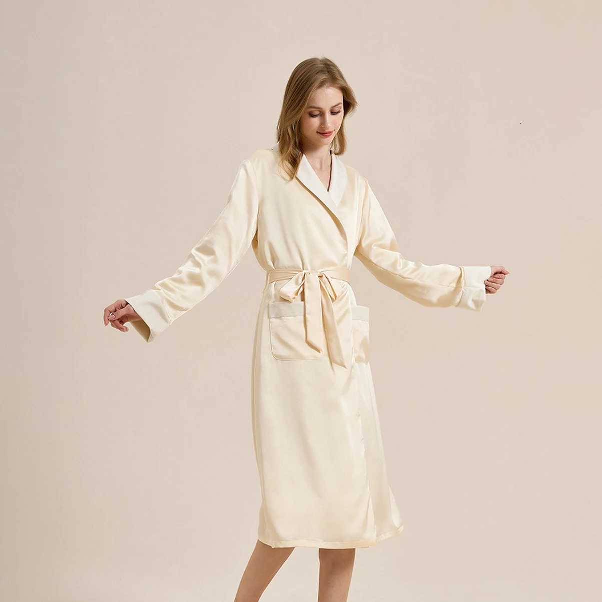 Custom Embroidered Luxury Autumn Winter Thickened Soft Mid-Length Bathrobe New Cozy High-End Warm Comfortable Sleepwear C251216