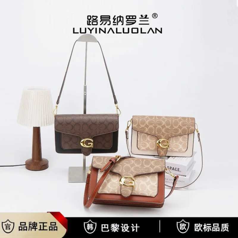 Womens Messenger Bag Made Of Premium Leather Boasting Paris Inspired And Vintage Chic Style M251216