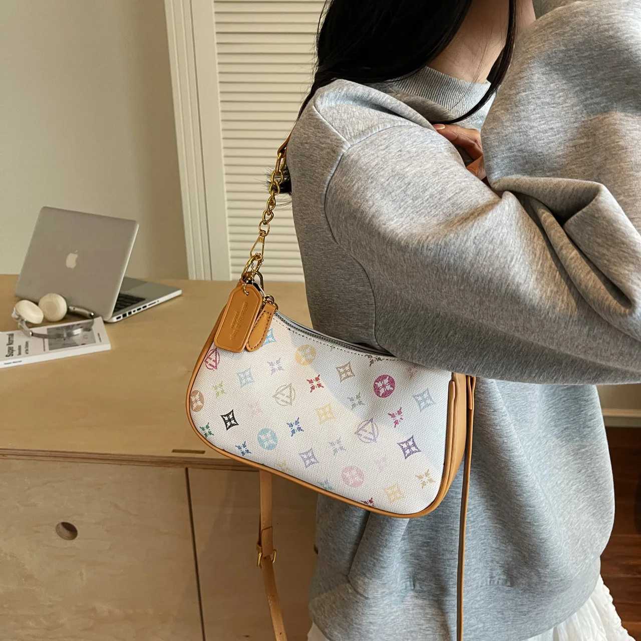 High End Fashion Handheld Shoulder Underarm Bag For Women Summer Chain Strap Crossbody Purse Premium Quality M251216