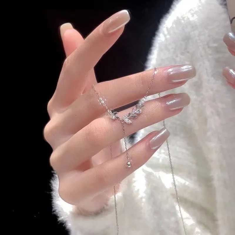 Simple Silver Color Alloy Clavicle Chain Necklace For Women TrenDY Crystal Choker Fashion Jewelry Womens AccESSories M251216